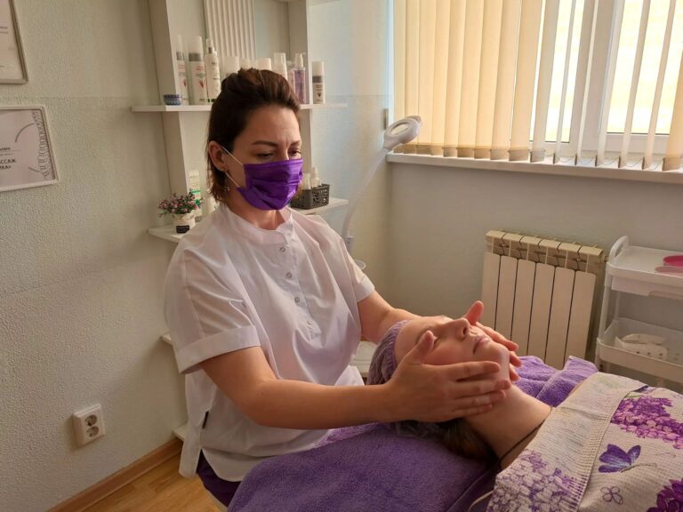 Массаж лица в кабинете «Сияй Естественно» — мягкая работа мастера, Ростов-на-Дону